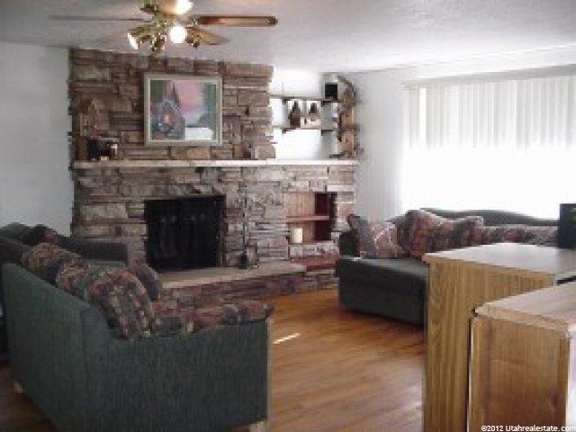 2247 E Oakridge Dr, Layton, UT 84040 — photo 2