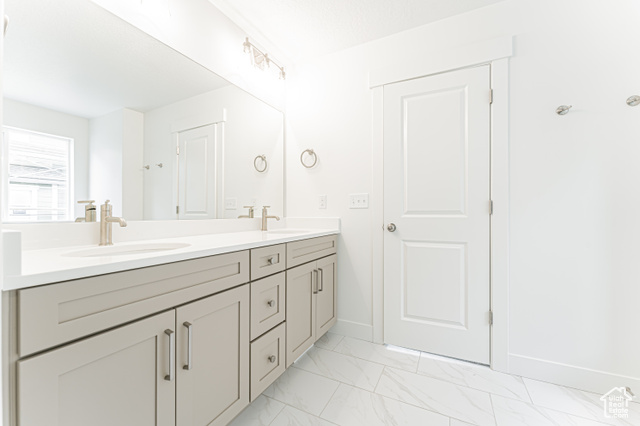 Photo 5 for MLS #2095762 at 13738 S Eckhart Ln #2306