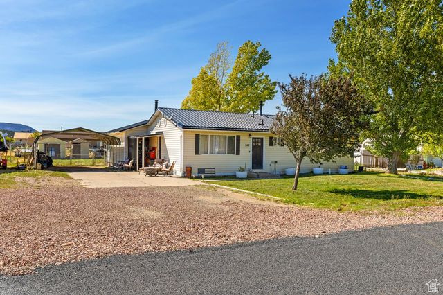 Photo 2 for MLS #2095868 at 246 S 475 East