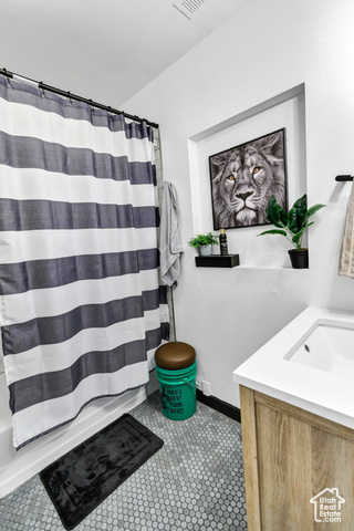 Photo 18 for MLS #2095885 at 340 N Main St