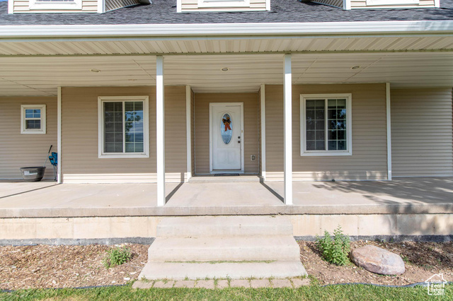 Photo 3 for MLS #2095953 at 1542 N 1400 West