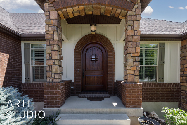 Photo 7 for MLS #2096011 at 2124 N Heritage Dr