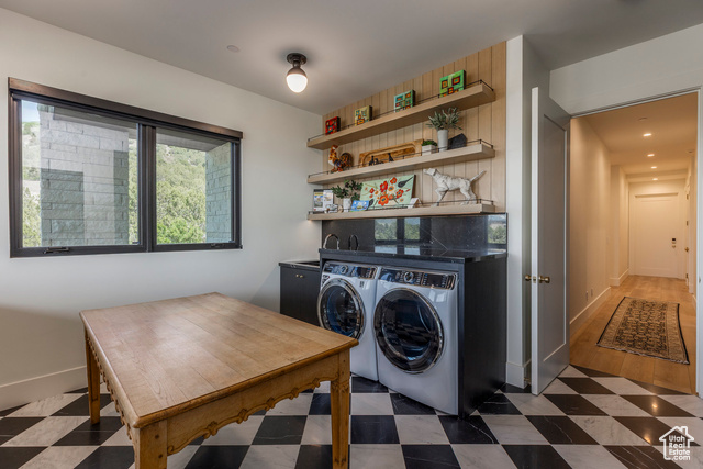 Photo 43 for MLS #2096058 at 1545 N Red Castle Cir