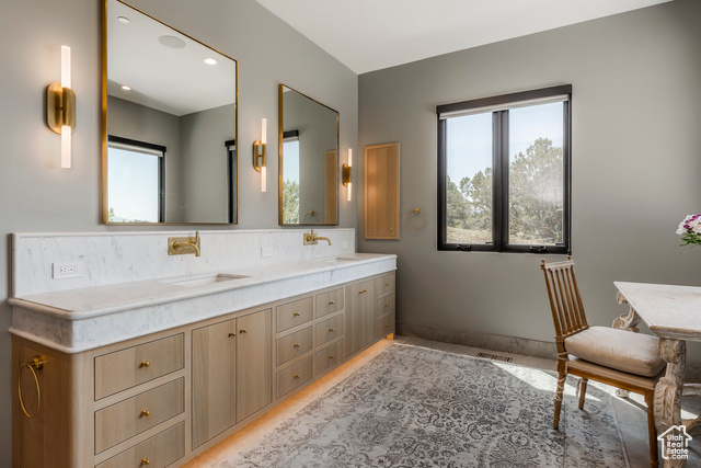 Photo 9 for MLS #2096058 at 1545 N Red Castle Cir