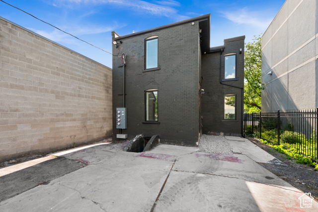Photo 2 for MLS #2096077 at 655 S 200 East