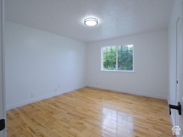 Photo 13 for MLS #2096188 at 209 Country Club Dr