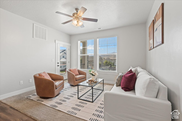 Photo 4 for MLS #2096196 at 1806 W Newcastle Ln #203