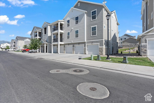 Photo 27 for MLS #2096196 at 1806 W Newcastle Ln #203