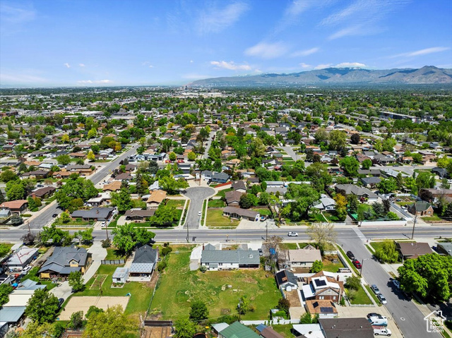 Photo 15 for MLS #2096334 at 220 E Greenwood Ave
