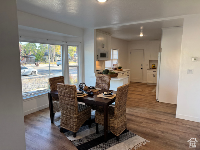 Photo 2 for MLS #2096334 at 220 E Greenwood Ave