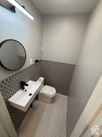 Photo 9 for MLS #2096337 at 1144 E Trident Dr