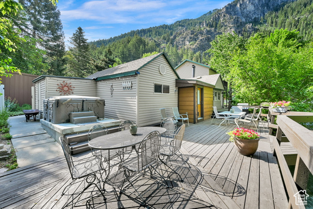 Photo 3 for MLS #2096354 at 655 Ogden Cyn