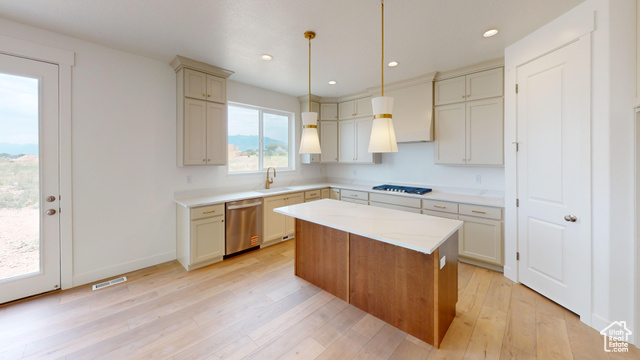 Photo 18 for MLS #2096389 at 261 E 1150 North #72