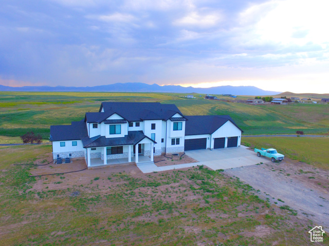 Photo 4 for MLS #2096453 at 2346 Lake Cir