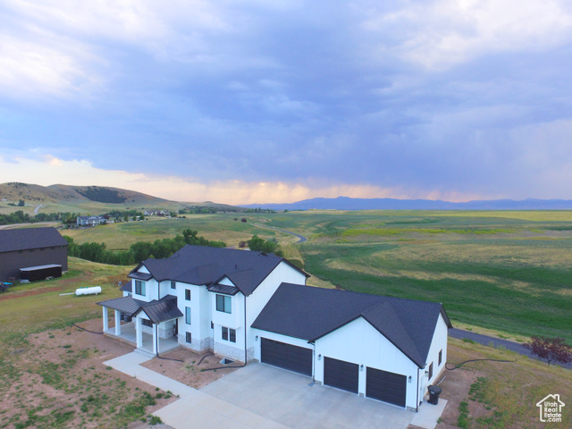 Photo 7 for MLS #2096453 at 2346 Lake Cir