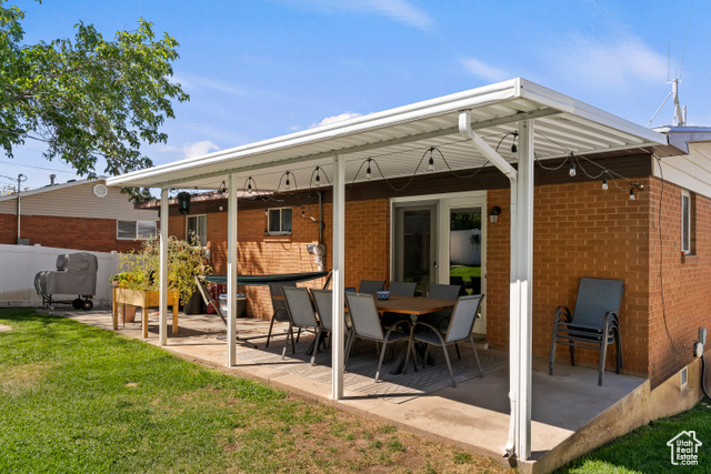 Photo 9 for MLS #2096653 at 446 Robins Ave