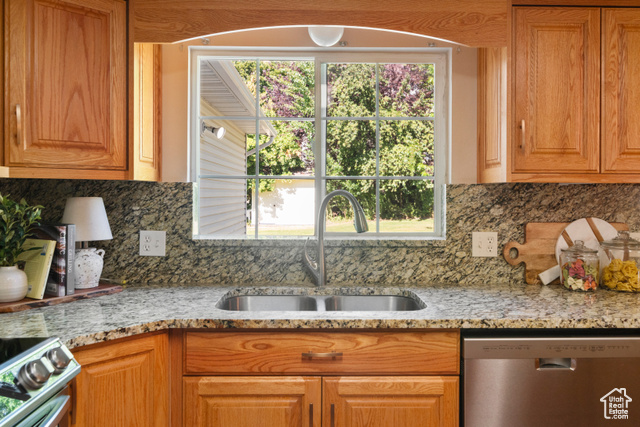 Photo 8 for MLS #2096658 at 192 N Highland Blvd