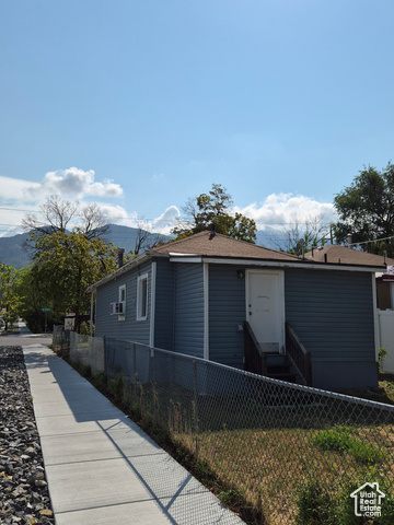 Photo 8 for MLS #2096667 at 2001 Jackson Ave
