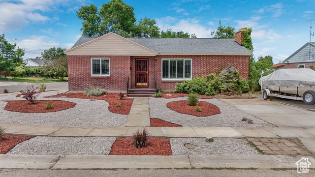 361 E MCMILLAN LN, Murray UT 84107