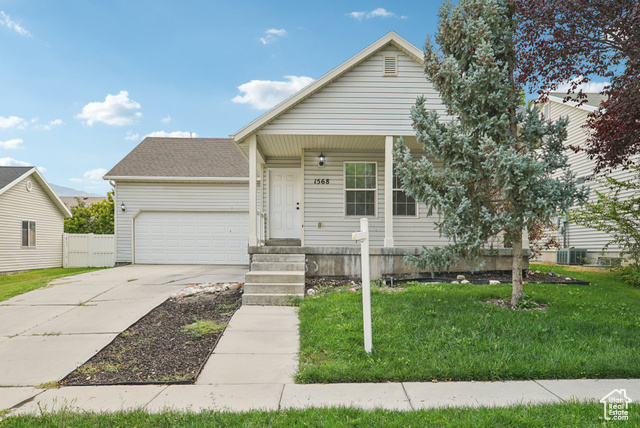 Photo 2 for MLS #2096845 at 1568 Dawson Ln