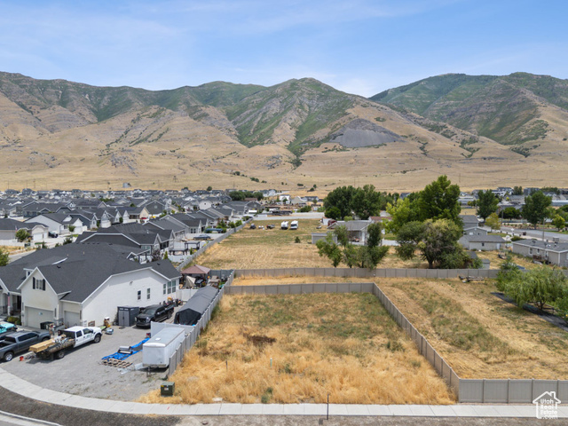 8048 N PARK LN, Lake Point UT 84074