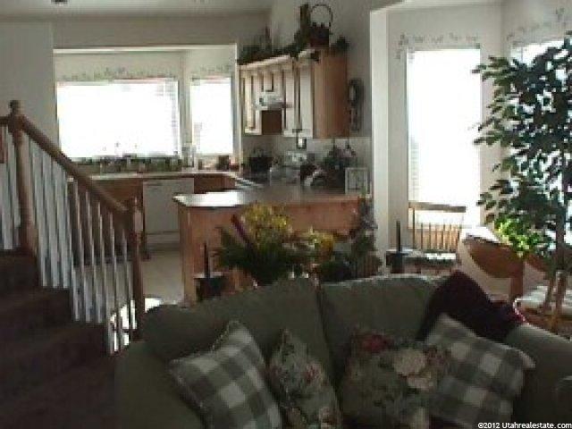 536 S 675 W, Centerville, UT 84014 — photo 2