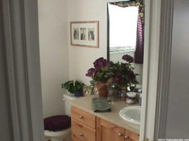 536 S 675 W, Centerville, UT 84014 — photo 4