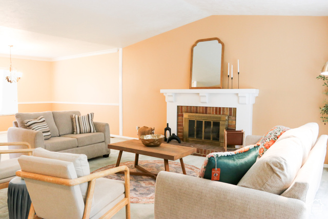 Photo 3 for MLS #2096988 at 1460 E Vintry Cir