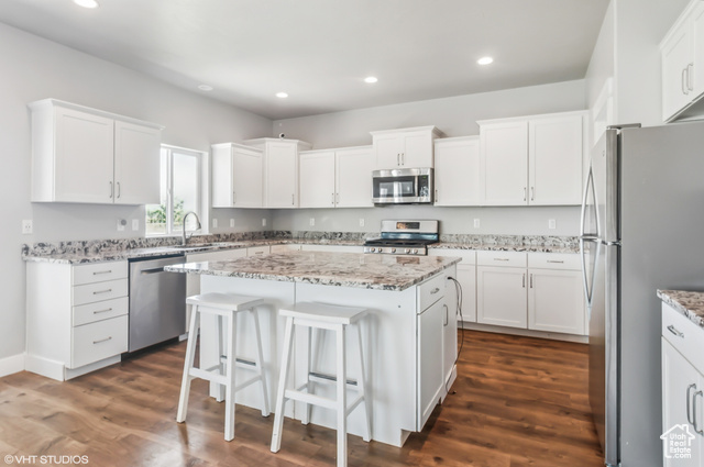 Photo 9 for MLS #2097044 at 2086 W White Pine Dr