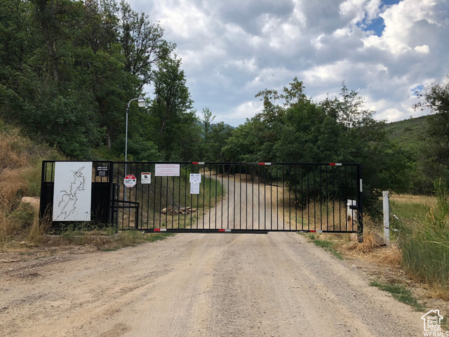 13 N HAPPY HOLLOW DR, Springville UT 84663