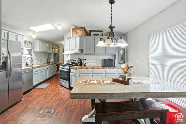 Photo 2 for MLS #2097091 at 900 W Main #18