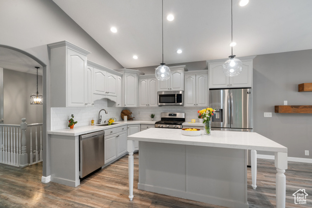 Photo 11 for MLS #2097257 at 311 E Edgemont Dr