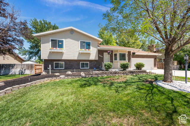 1609 E SEGO LILY DR, Sandy UT 84092