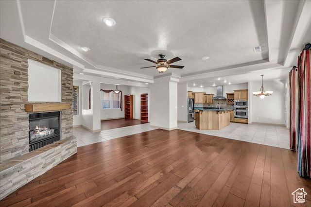 Photo 3 for MLS #2097418 at 1319 W Red Butte Dr