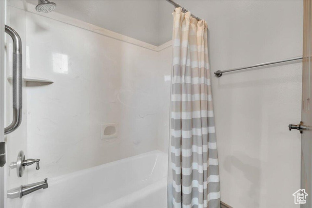Photo 12 for MLS #2097418 at 1319 W Red Butte Dr