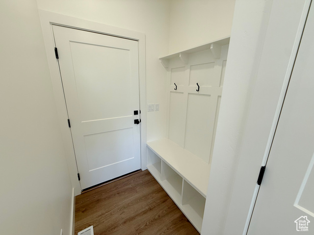 Photo 5 for MLS #2097421 at 2237 E Parkside Cir
