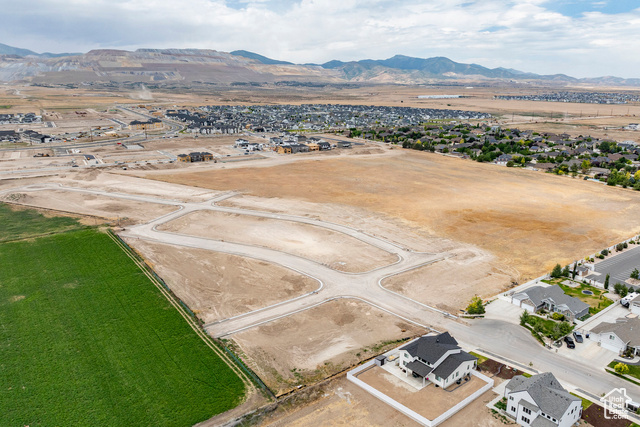 Photo 8 for MLS #2097426 at 6158 W Silver Sky Dr #102