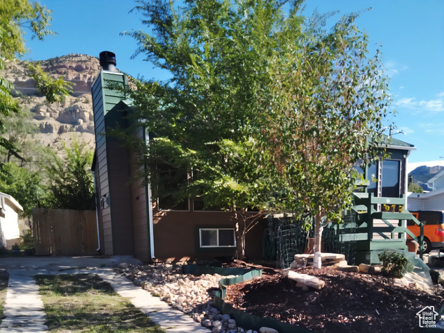 Photo 2 for MLS #2097455 at 429 Edgehill Dr