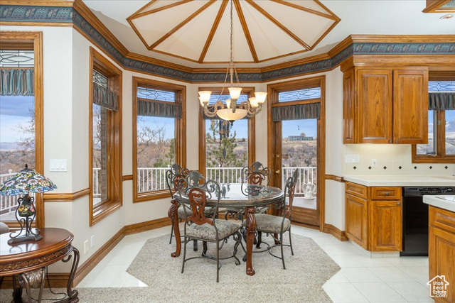 Photo 14 for MLS #2097499 at 27 Canterbury Ln