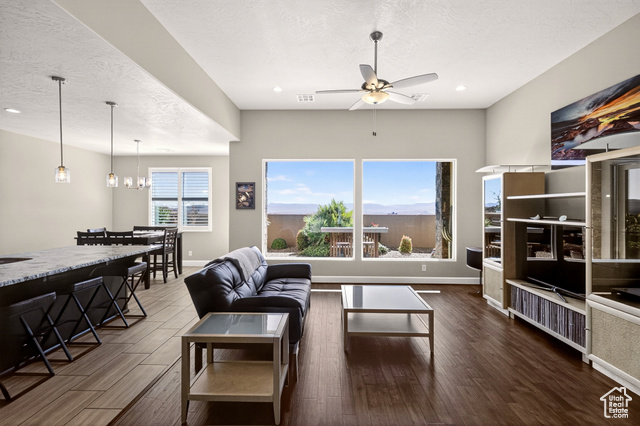 Photo 10 for MLS #2097544 at 1445 W Firepit Knoll Dr