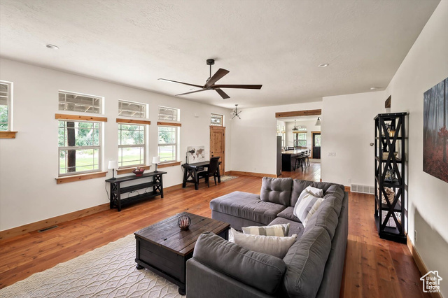 Photo 13 for MLS #2097648 at 8817 E Mountain Valley Dr