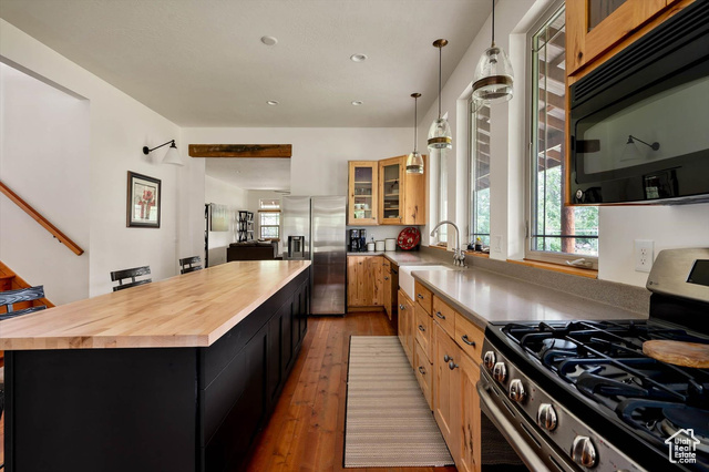 Photo 6 for MLS #2097648 at 8817 E Mountain Valley Dr