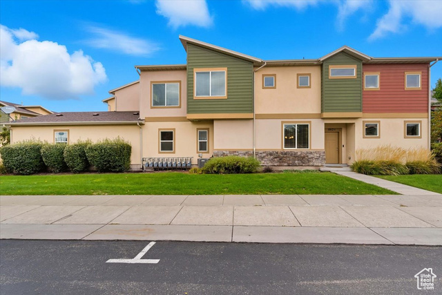 Photo 2 for MLS #2097680 at 1012 W Willow Wind Dr