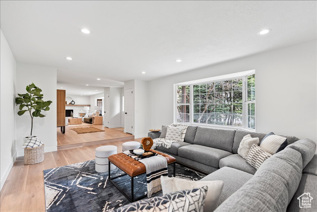 Photo 10 for MLS #2097774 at 717 Woodridge Dr