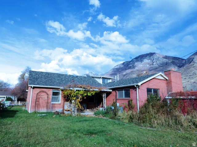 948 E 150 N
                     MLS #2097921