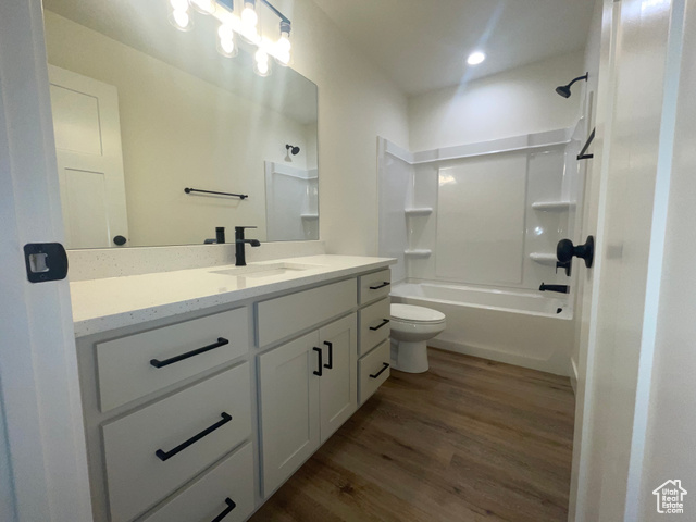 Photo 19 for MLS #2097942 at 857 S Greenway Dr #LANEC