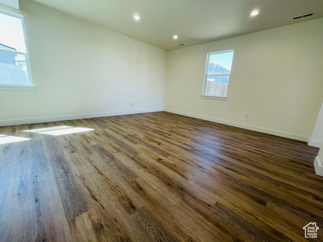 Photo 10 for MLS #2097942 at 857 S Greenway Dr #LANEC