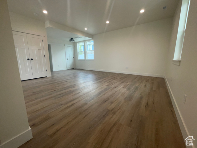 Photo 8 for MLS #2097942 at 857 S Greenway Dr #LANEC