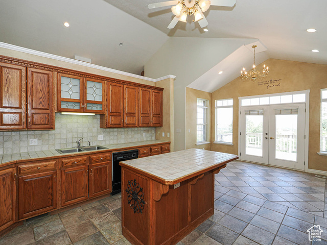 Photo 10 for MLS #2097959 at 321 E Bardsley Way