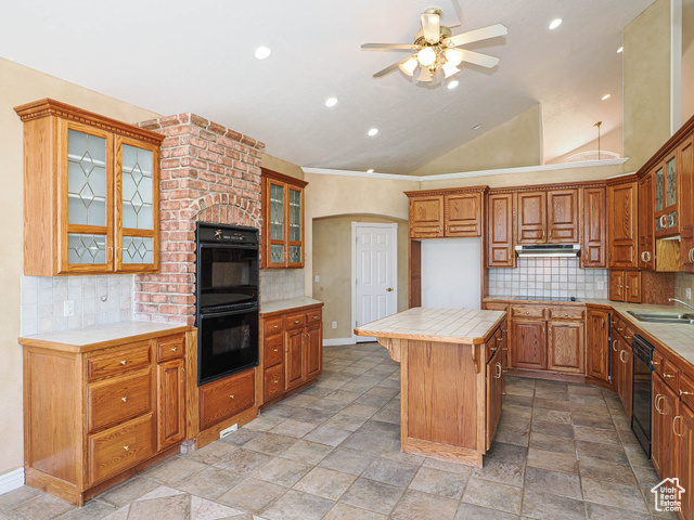 Photo 12 for MLS #2097959 at 321 E Bardsley Way